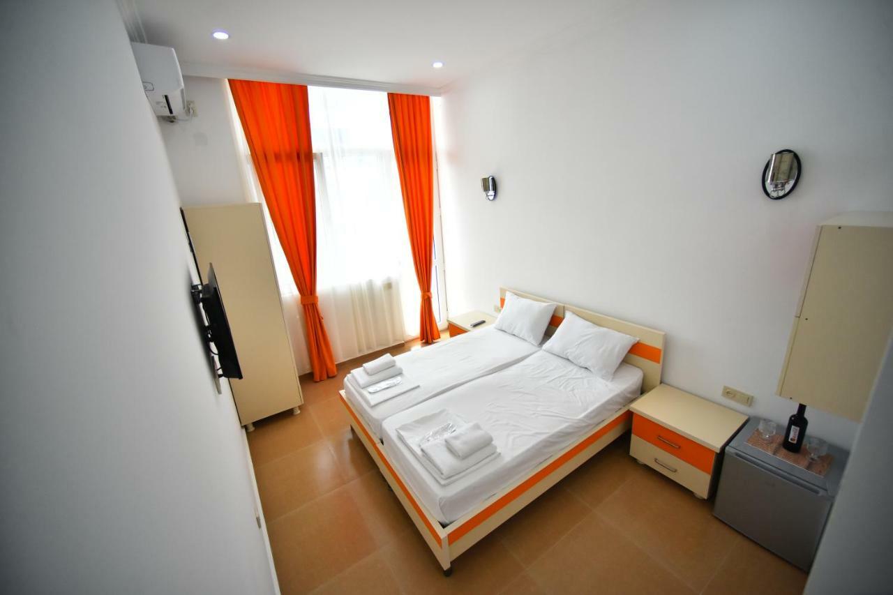 Orange Home Hotel Batumi Kültér fotó